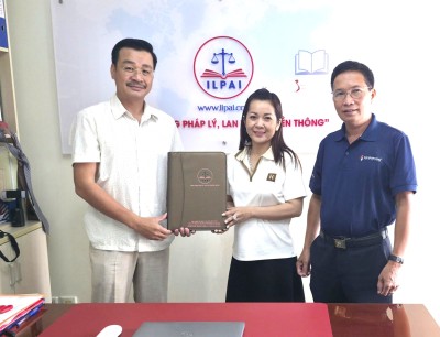 Doanh nhân Lê Đinh Xuân Ngọc - Chủ tịch Hội Doanh nghiệp xã Tân Nhựt đến thăm và làm việc tại Viện ILPAI 