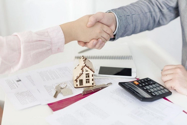 Việc nhờ người khác đứng tên góp vốn có thể làm phát sinh nhiều rủi ro pháp lý.